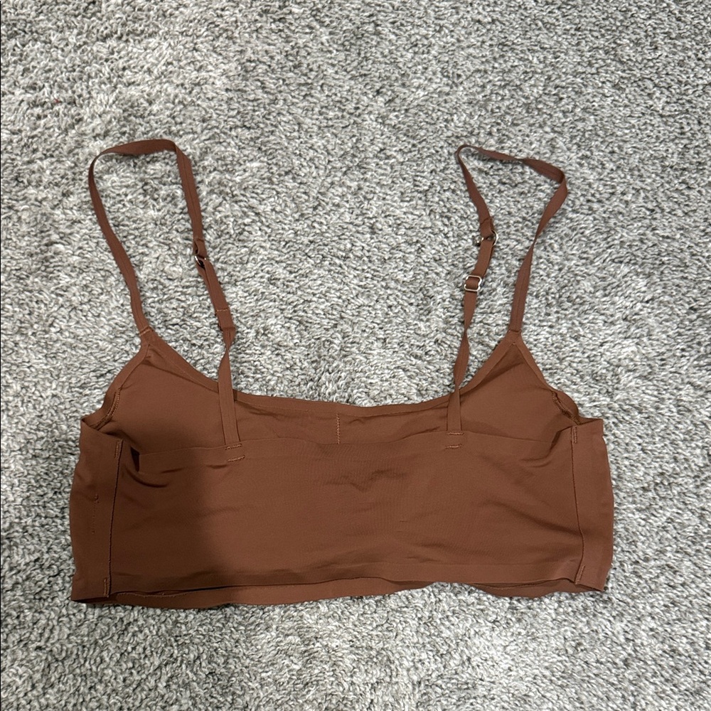Abercrombie next to Naked Bralette with Adjustable Straps - Picture 2 of 4